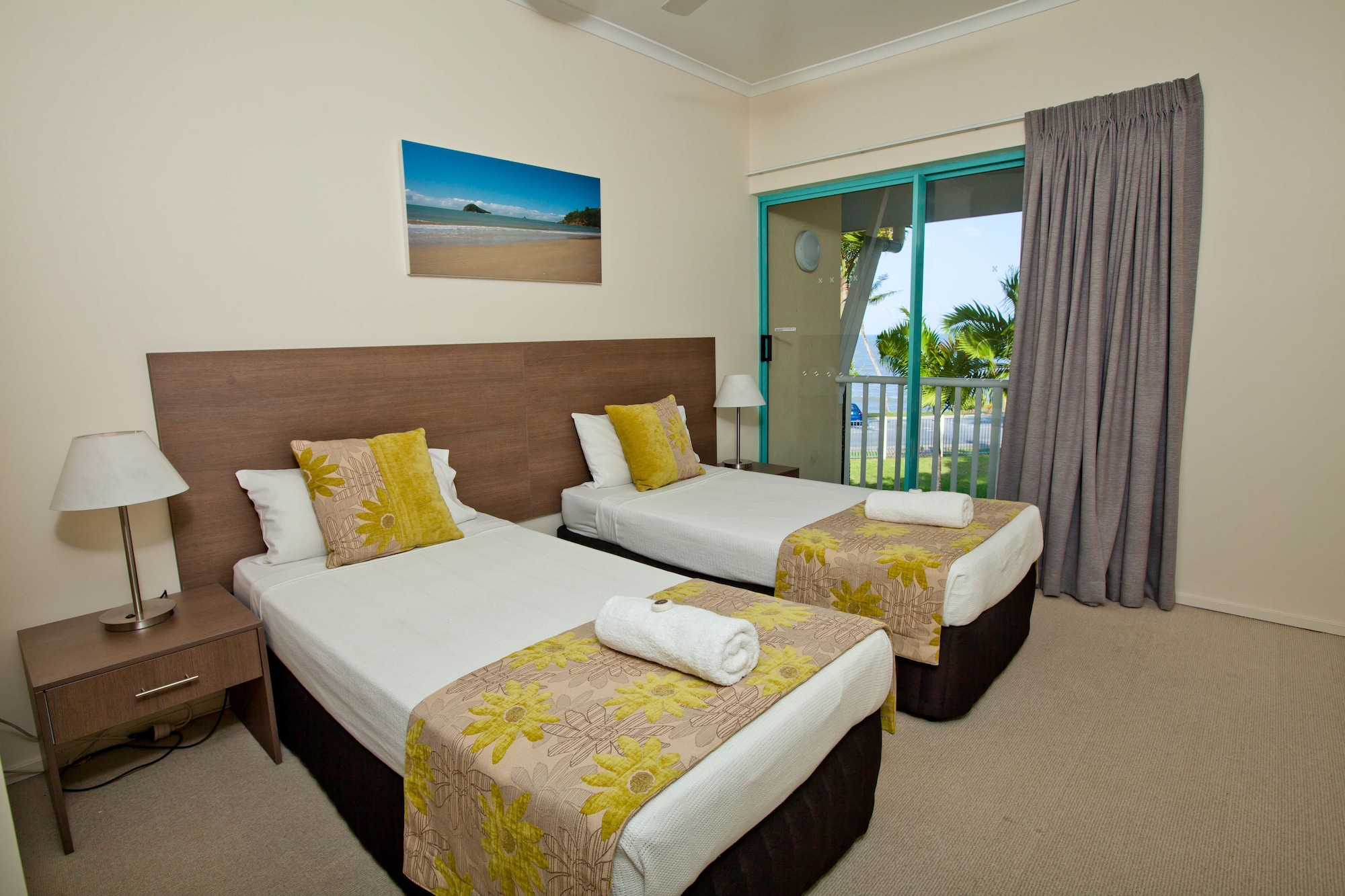 3 BEDROOMS, APARTMENT