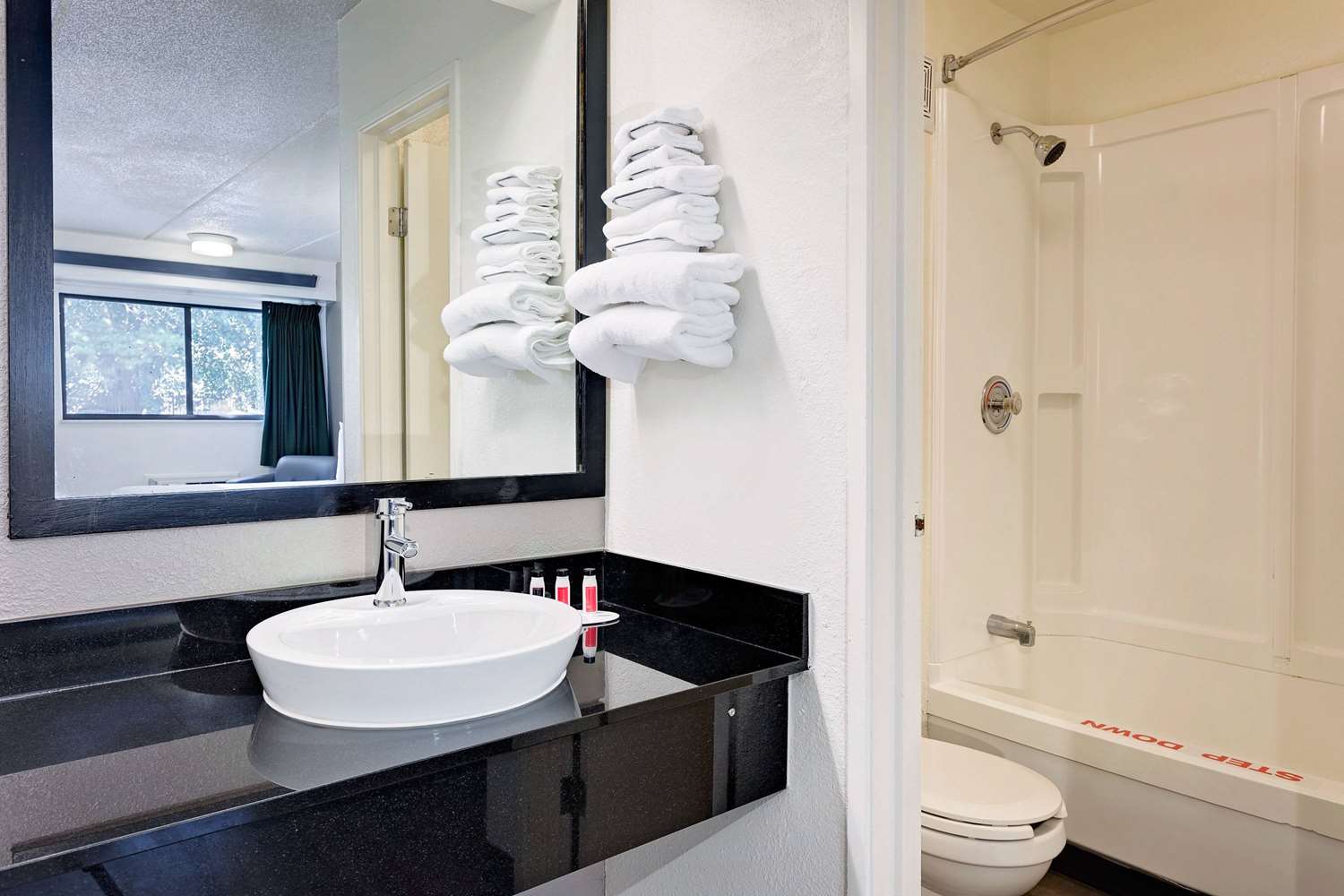Travelodge by Wyndham College Park 23/25