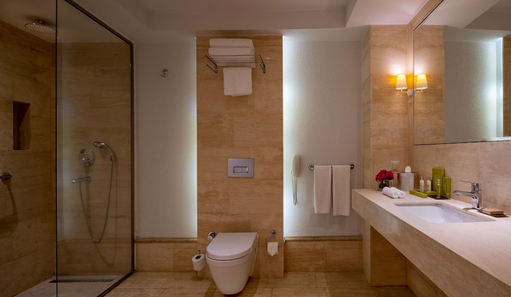 DoubleTree by Hilton Bodrum Marina Vista 19/43