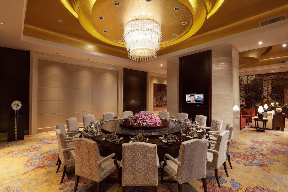 Regal Airport Hotel Xian 32/35