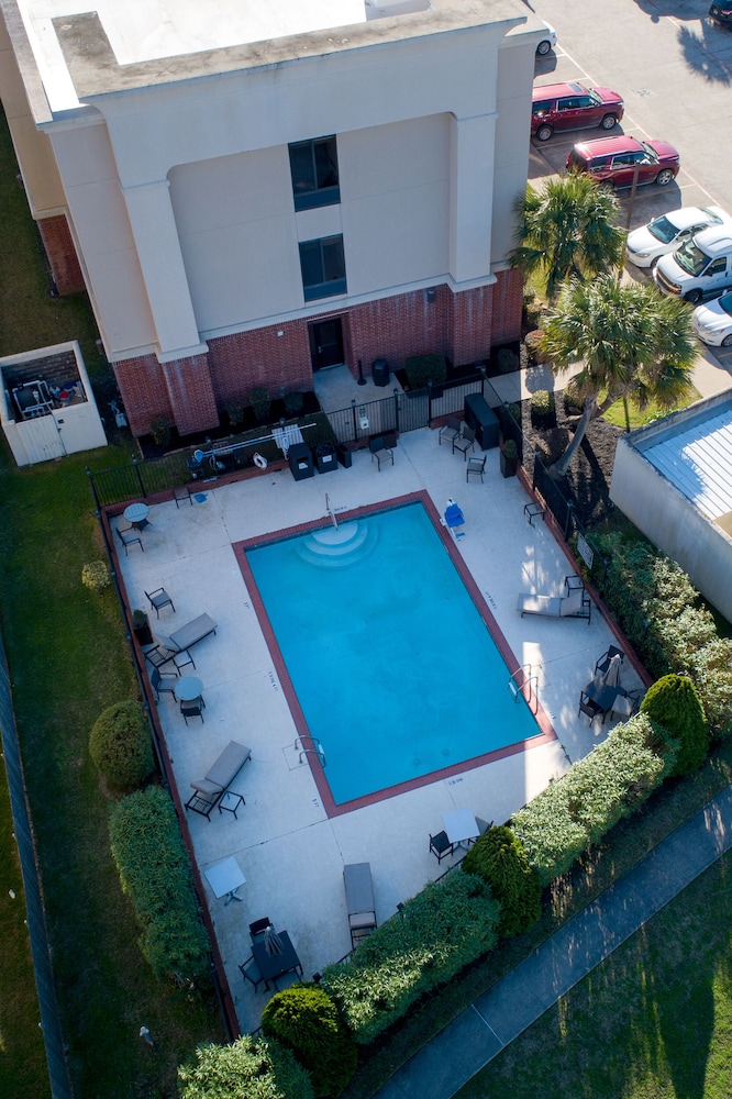 Hampton Inn and Suites Port Arthur, TX 5/47