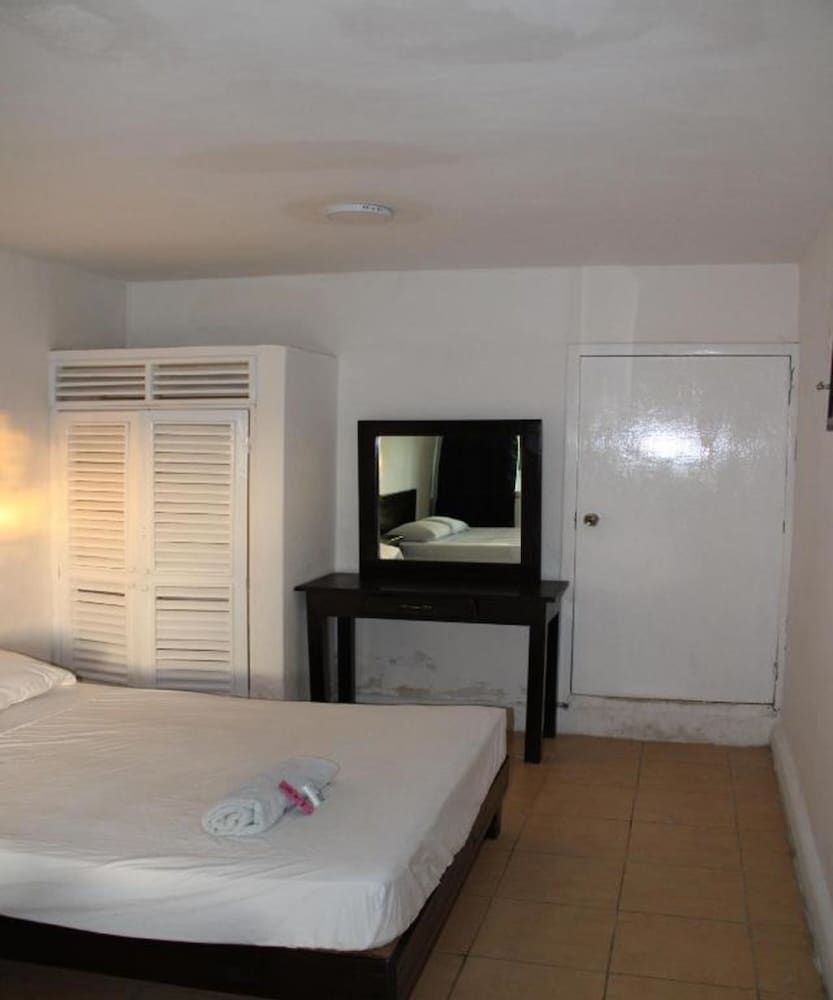 OYO HOTEL COLIBRI 48/67