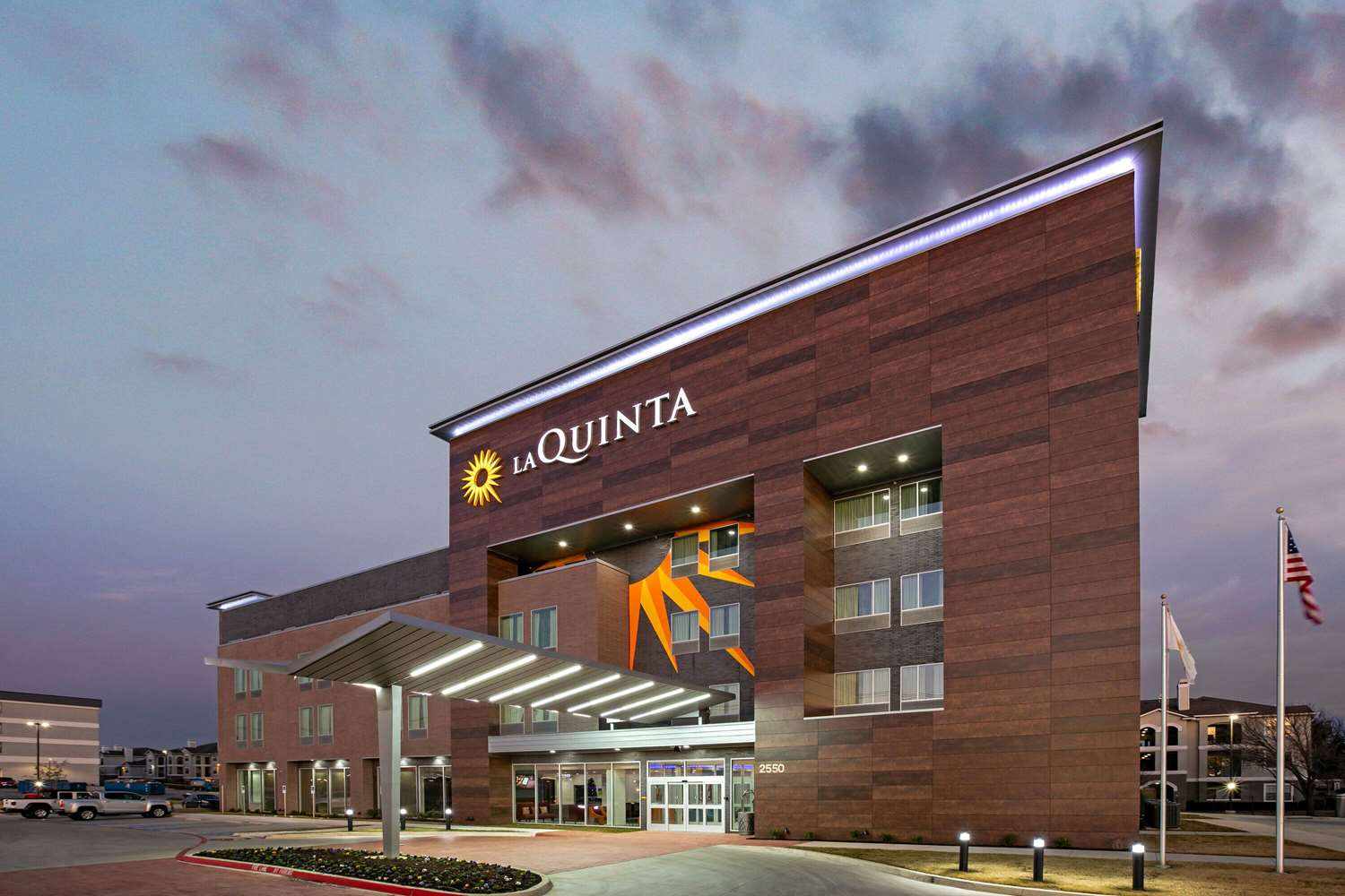 La Quinta Inn & Suites by Wyndham DFW West-Glade Parks 2/47