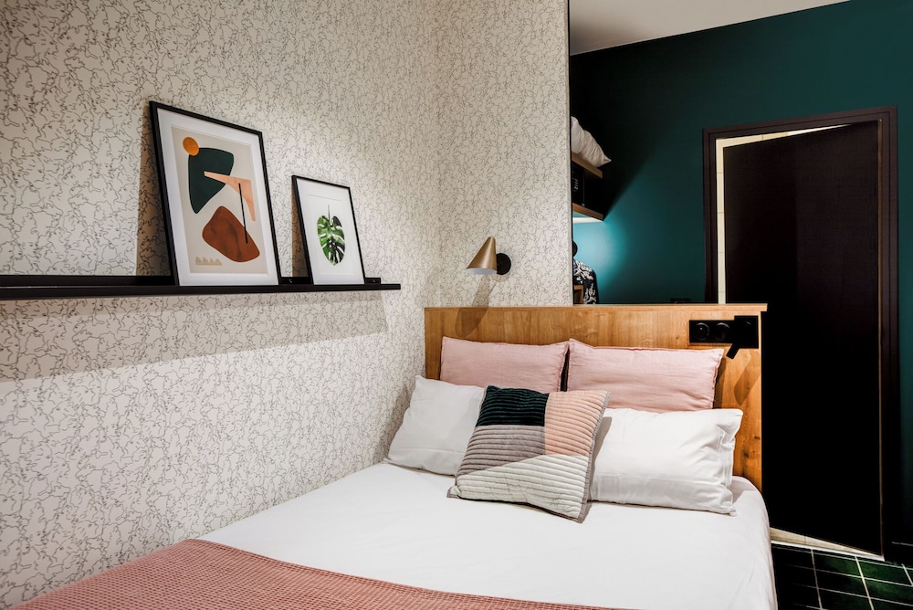 Republik Hotel 16/38