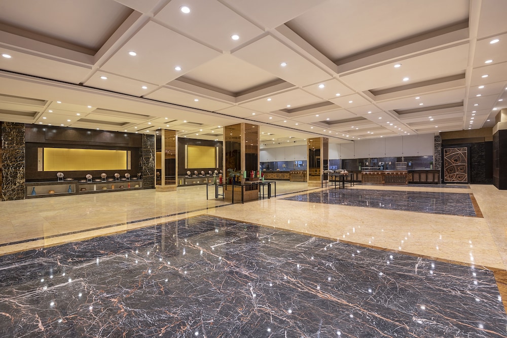 Radisson Blu Hotel Kaushambi Delhi Ncr 12/68