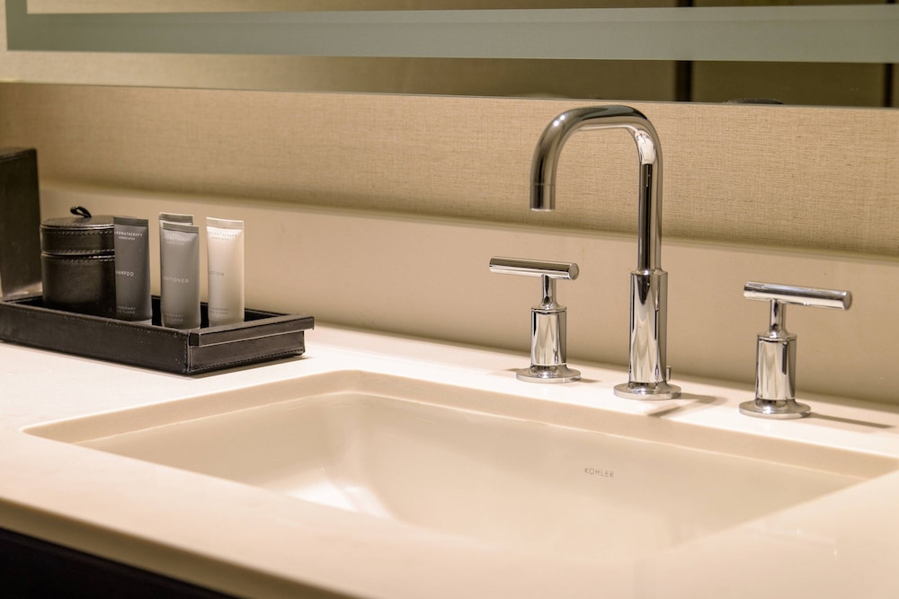 JW Marriott Houston by The Galleria 6/69