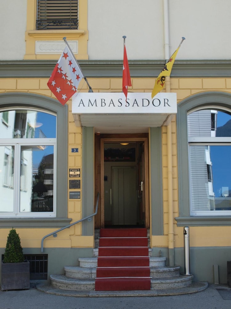 Hotel Ambassador 4/62