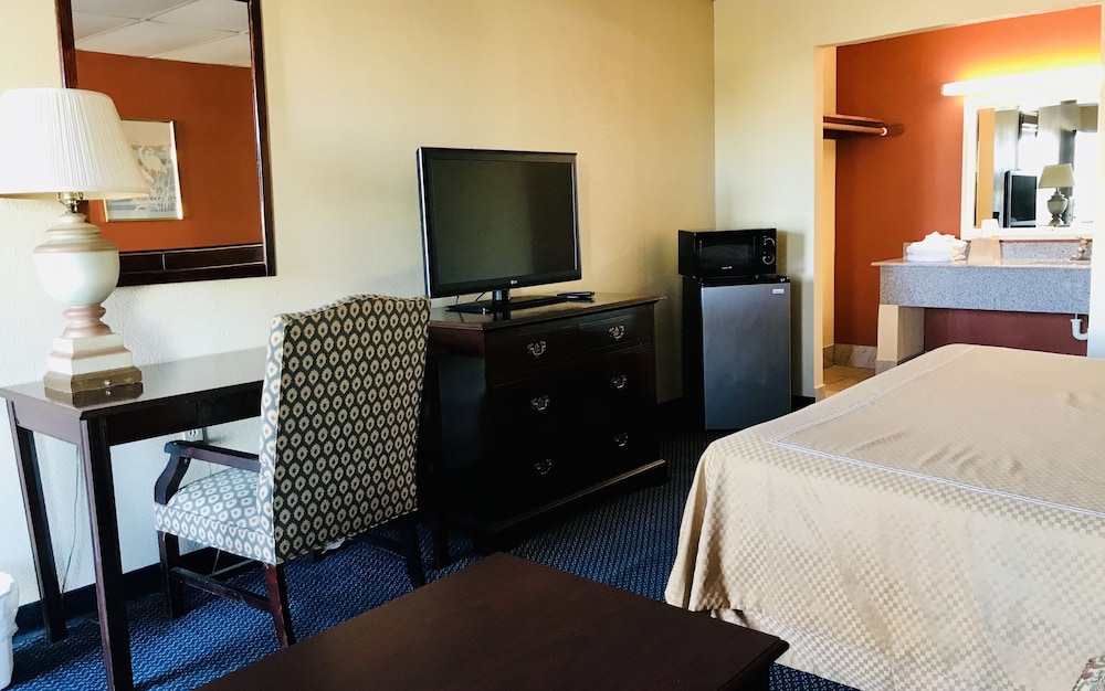 Executive Inn 24/45