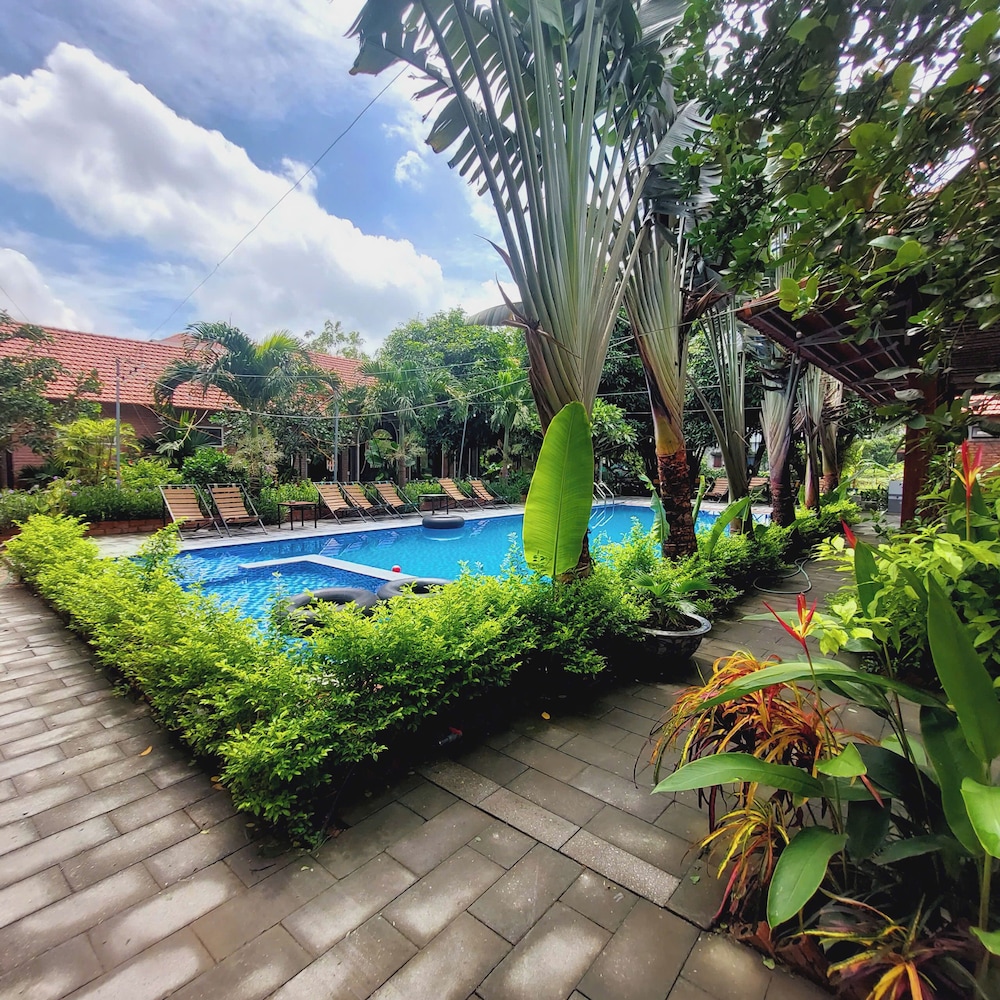 Ninh Binh Mountain Side Homestay & Cafe 64/67