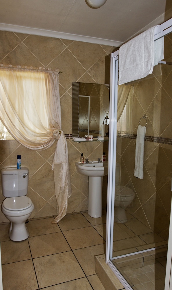 Sunrock Guesthouse 34/77