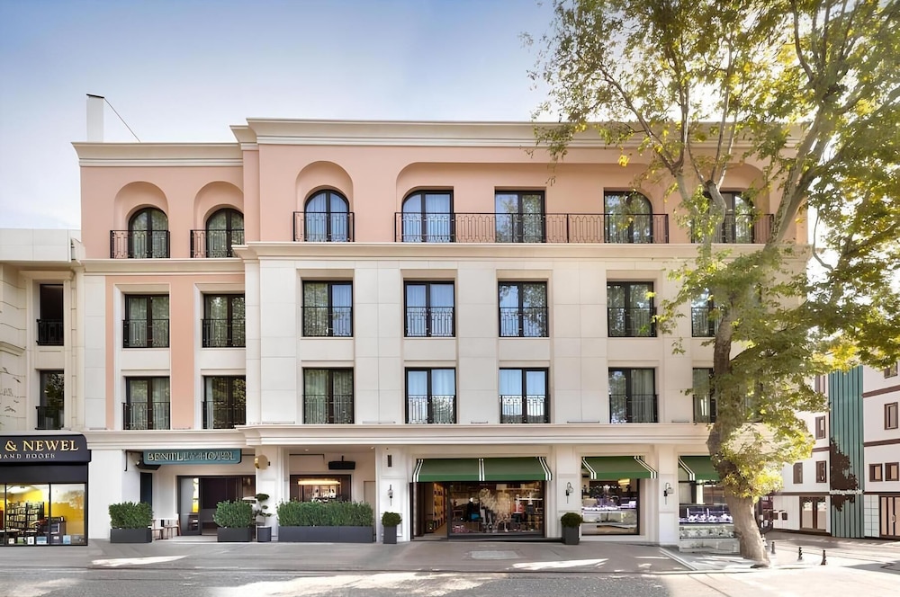 Bentley Hotel Old City 63/67