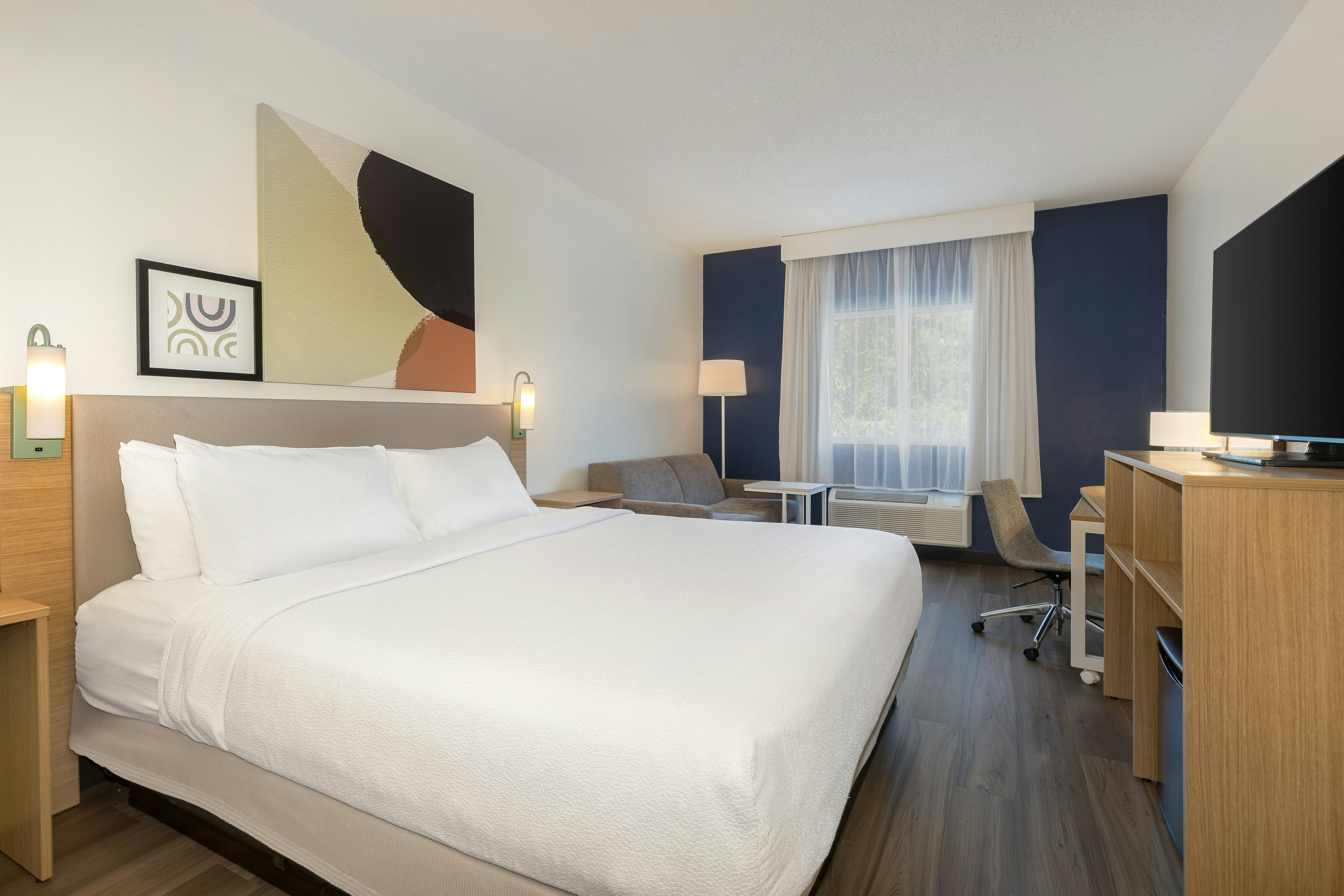 ROOM, KING BED
