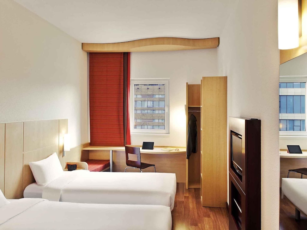 ibis Shanghai Chengshan Road 8/33