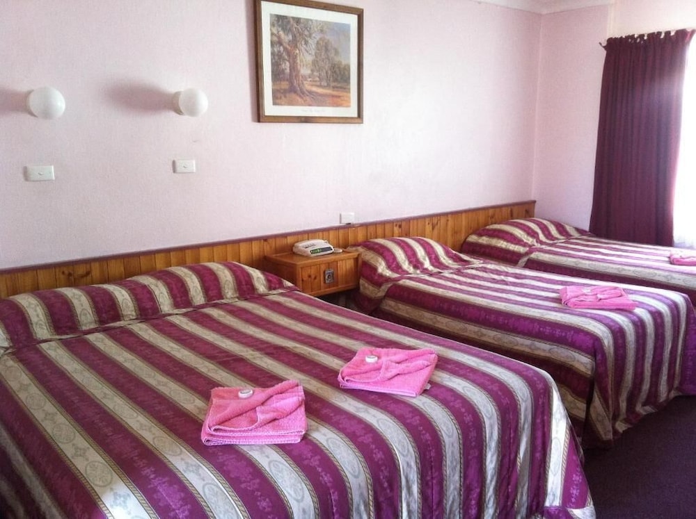 Homestead Motel 13/59