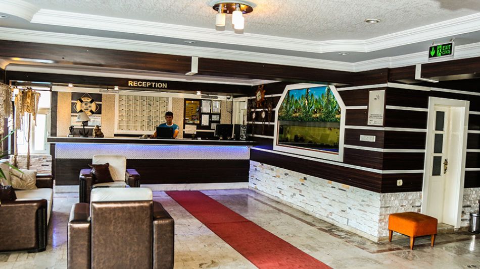 More Hotel 10/34