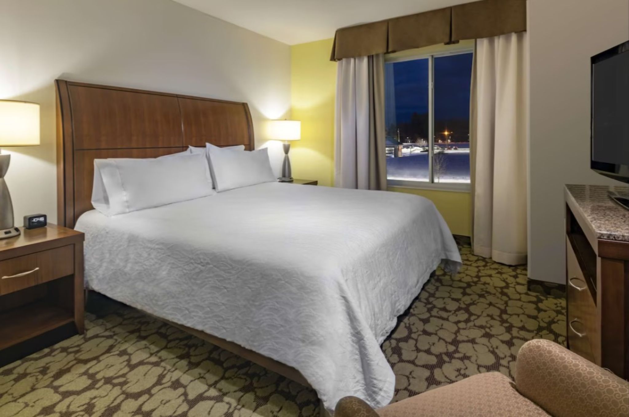 جناح ديلوكس بسرير كينج بغرفة نوم واحدة، Hilton Garden Inn Devens Common 3/7