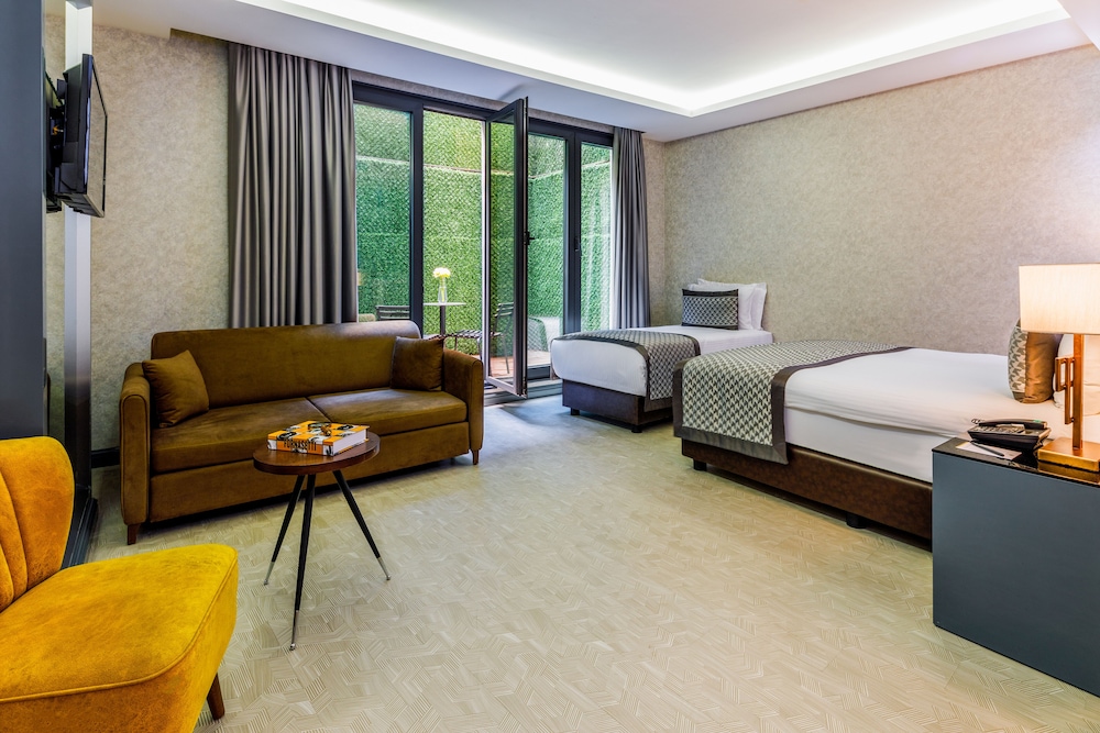 Euro Design Hotel 55/71