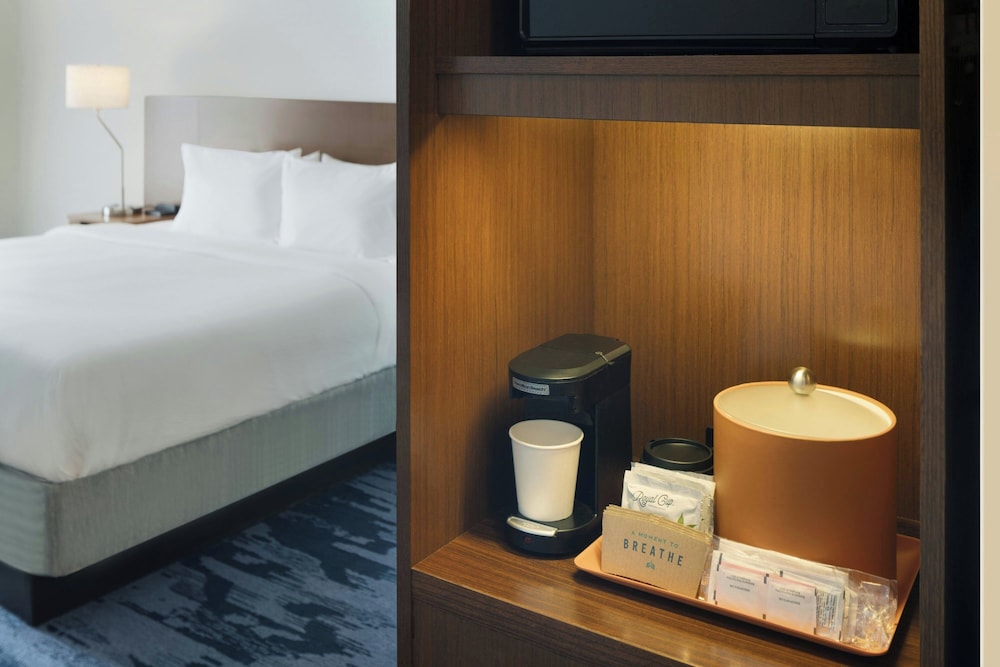 Fairfield Inn And Suites By Marriott Lincoln Southeast 32/64