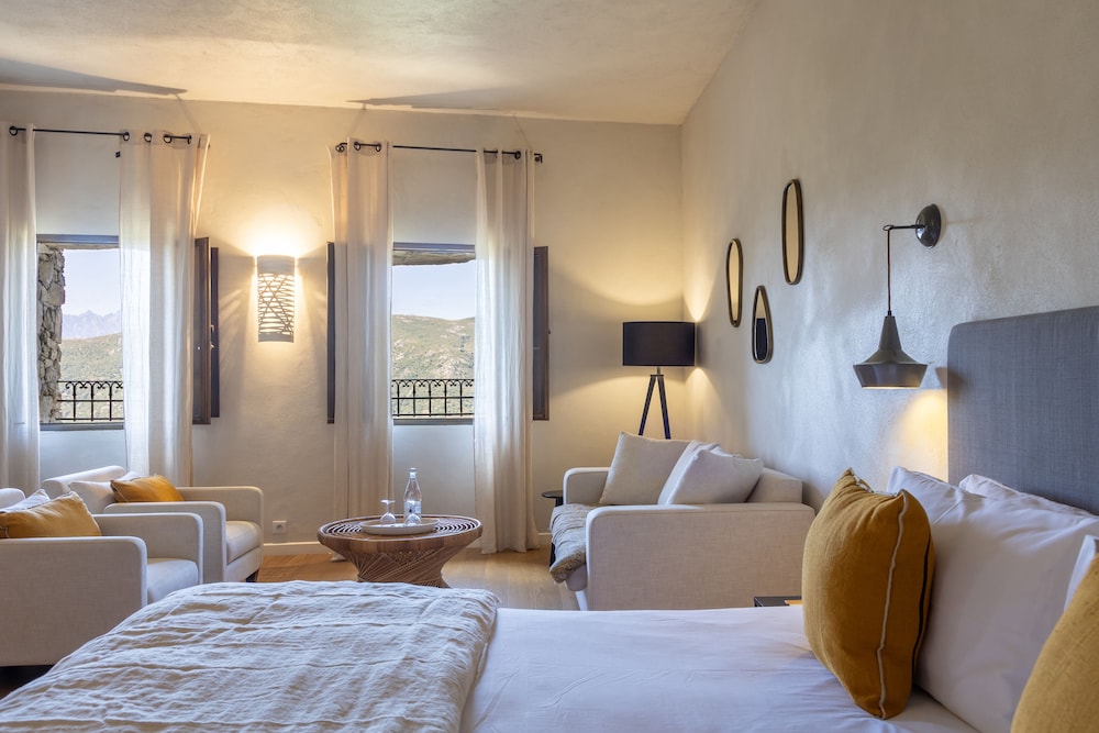Hotel Case Latine 12/50
