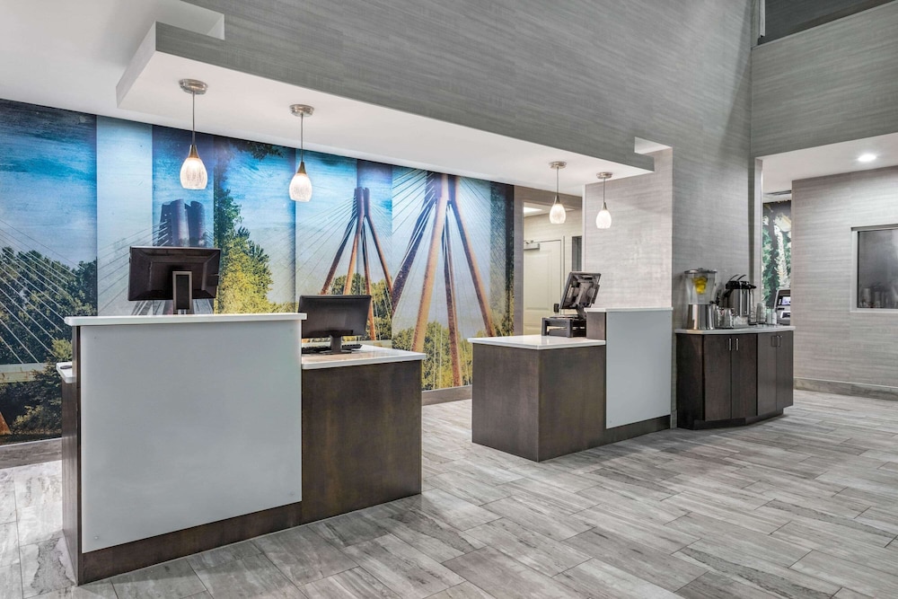 La Quinta Inn & Suites by Wyndham Columbus - Edinburgh 6/59