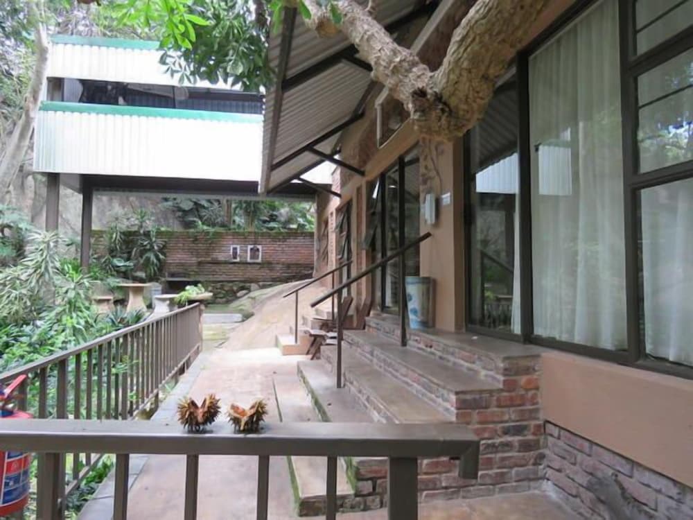 Lost Trail Bed And Breakfast 17/29