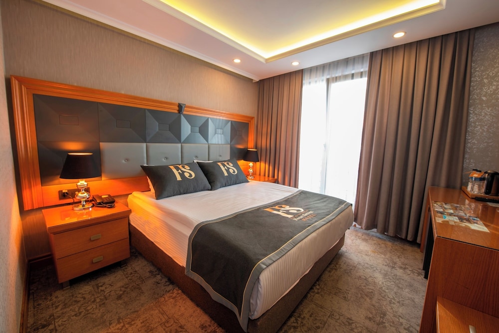Four Seven Hotel 4/36