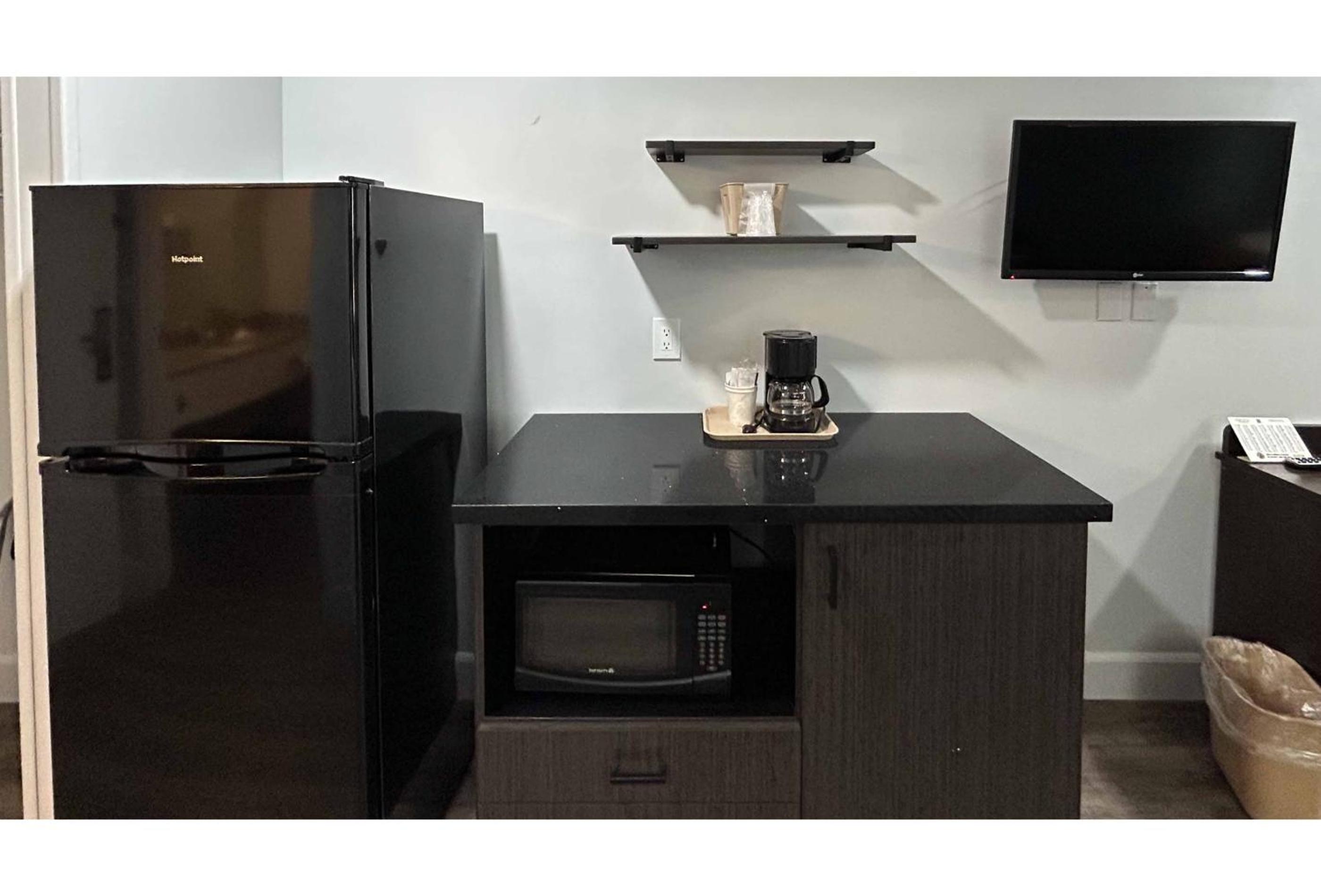 Studio6 Suites Hesperia, CA - West Main Street - I-15 21/33