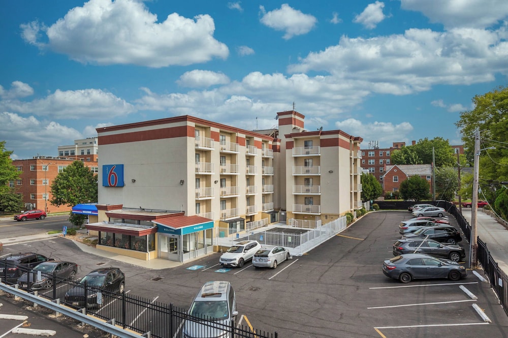 Motel6 Washington, DC 56/66