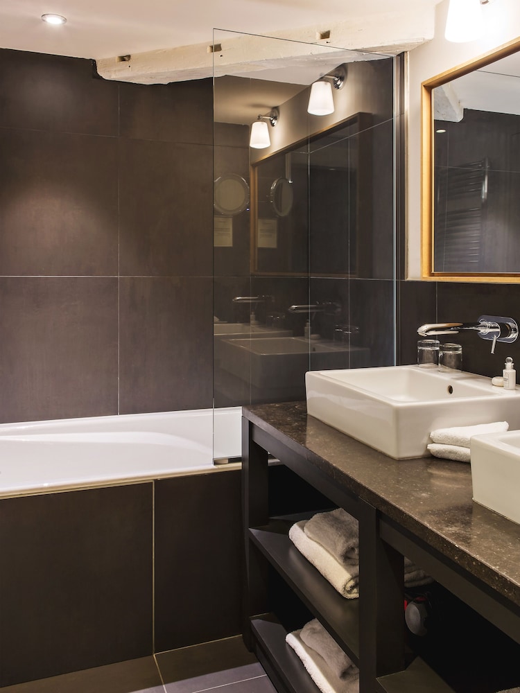 New Hotel Roblin 56/59