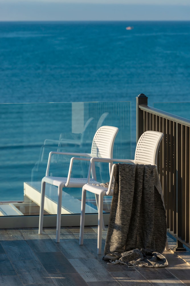 Mandala Seafront Suites 23/38