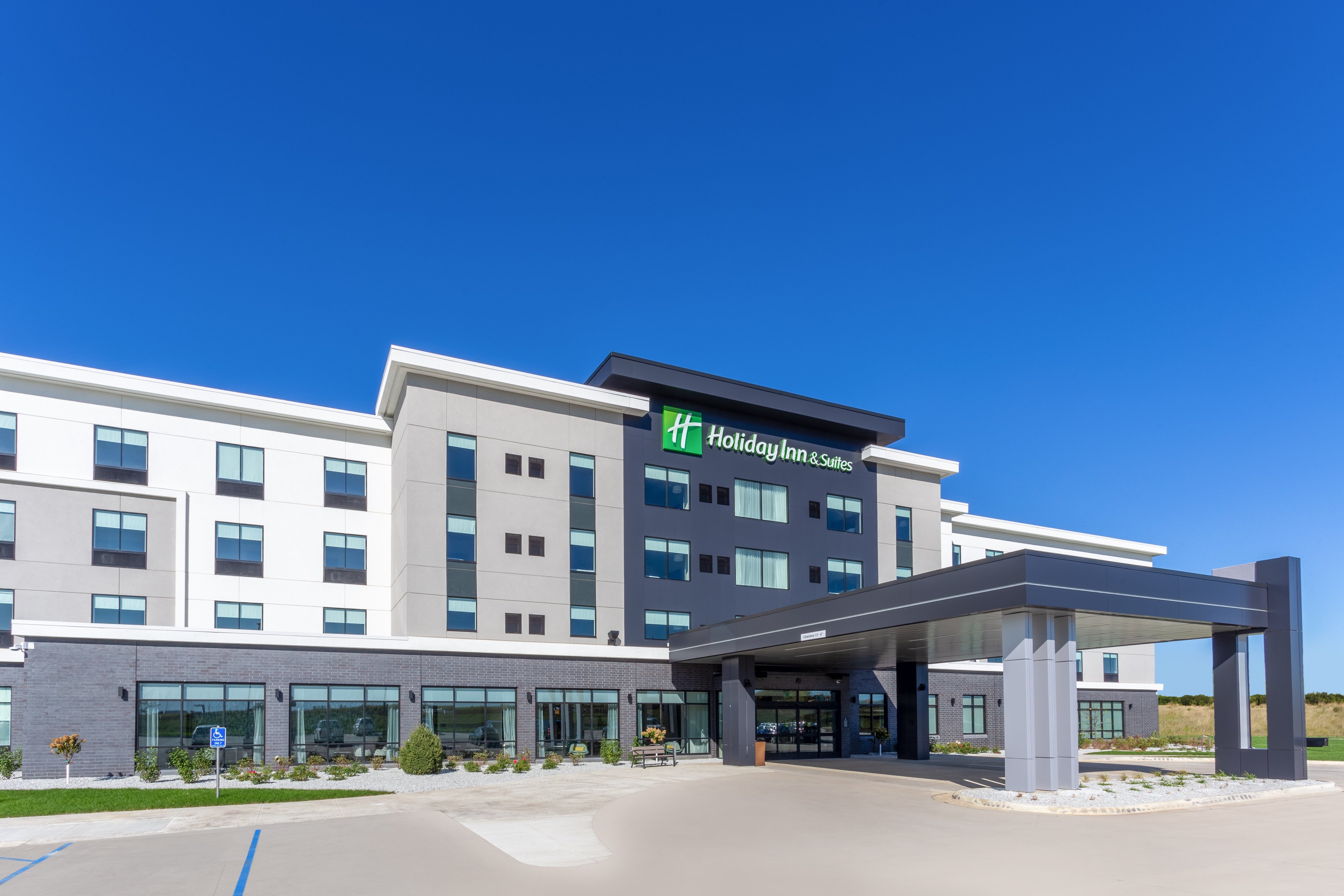 Holiday Inn & Suites Cedar Falls - Waterloo Event Ctr 1/50