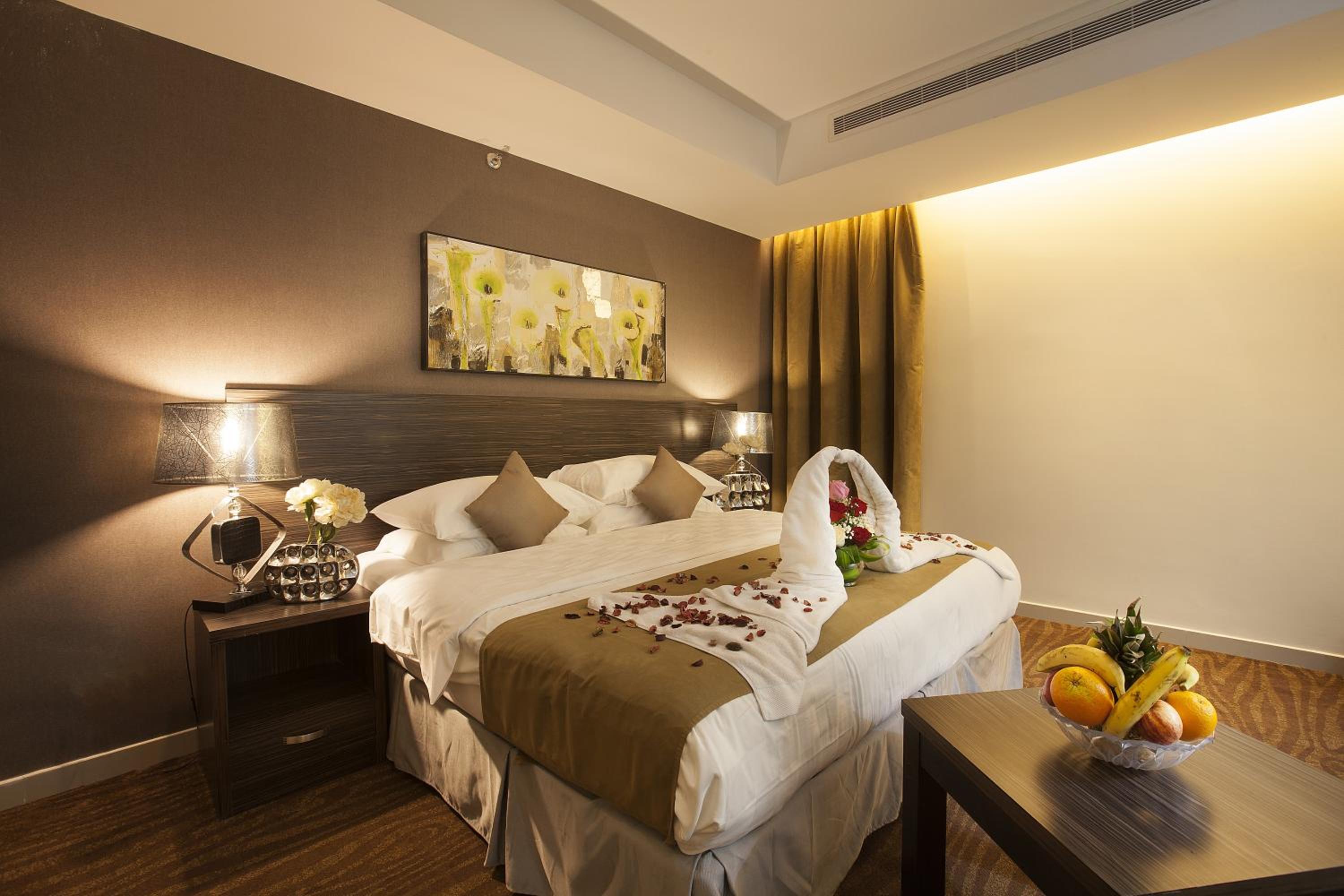 Watheer Hotel Suite 14/44
