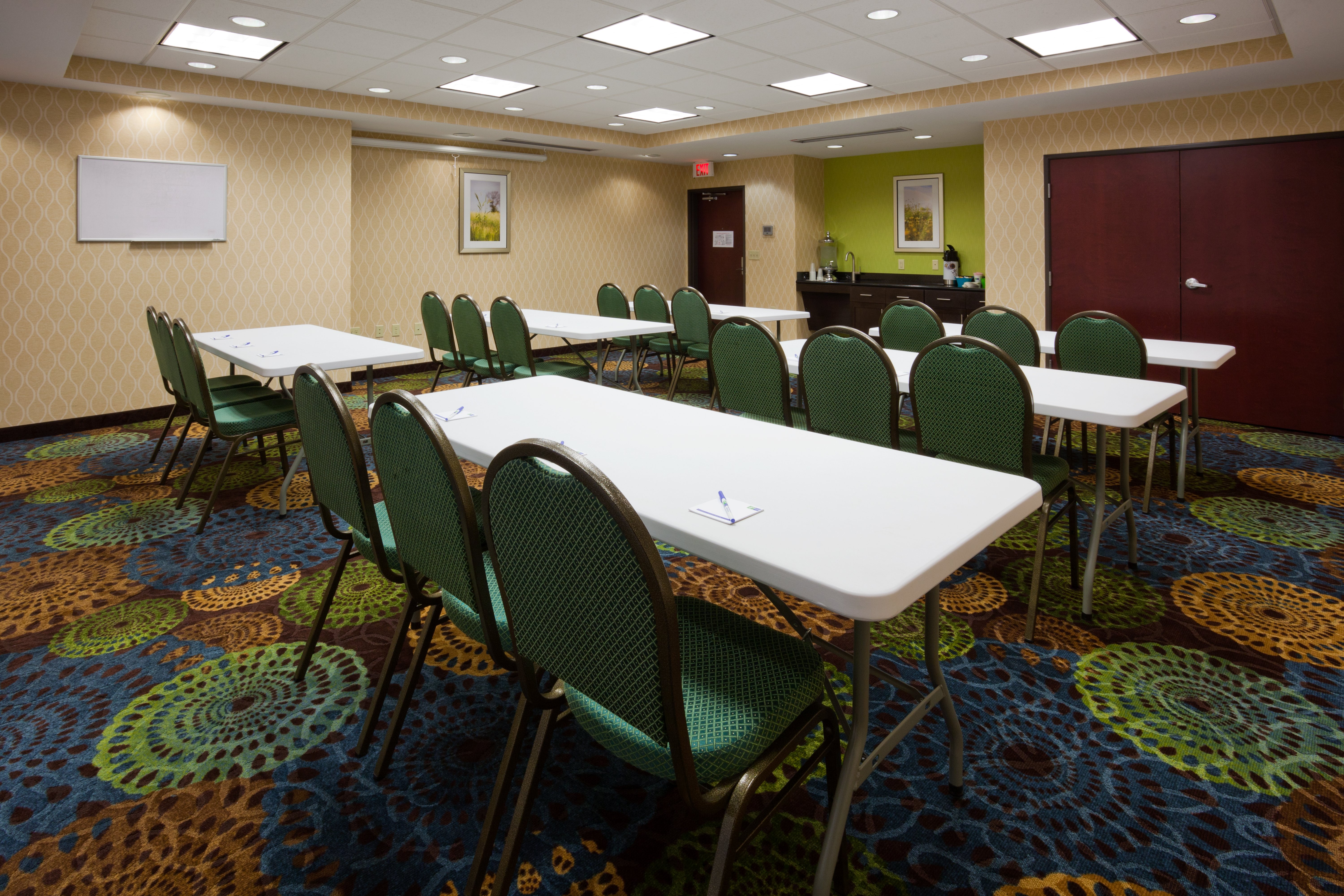 Holiday Inn Express Fort Dodge 25/26