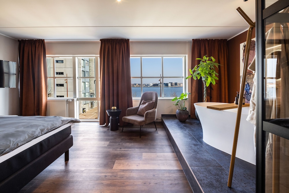 Pier 5 Hotel 26/64