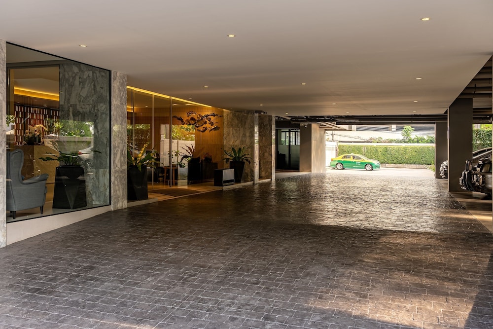 Naga Residence 61/69
