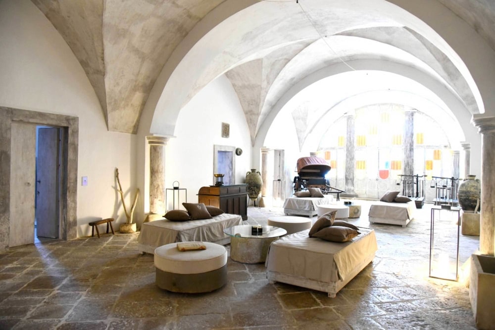 Palazzo Castriota 54/74