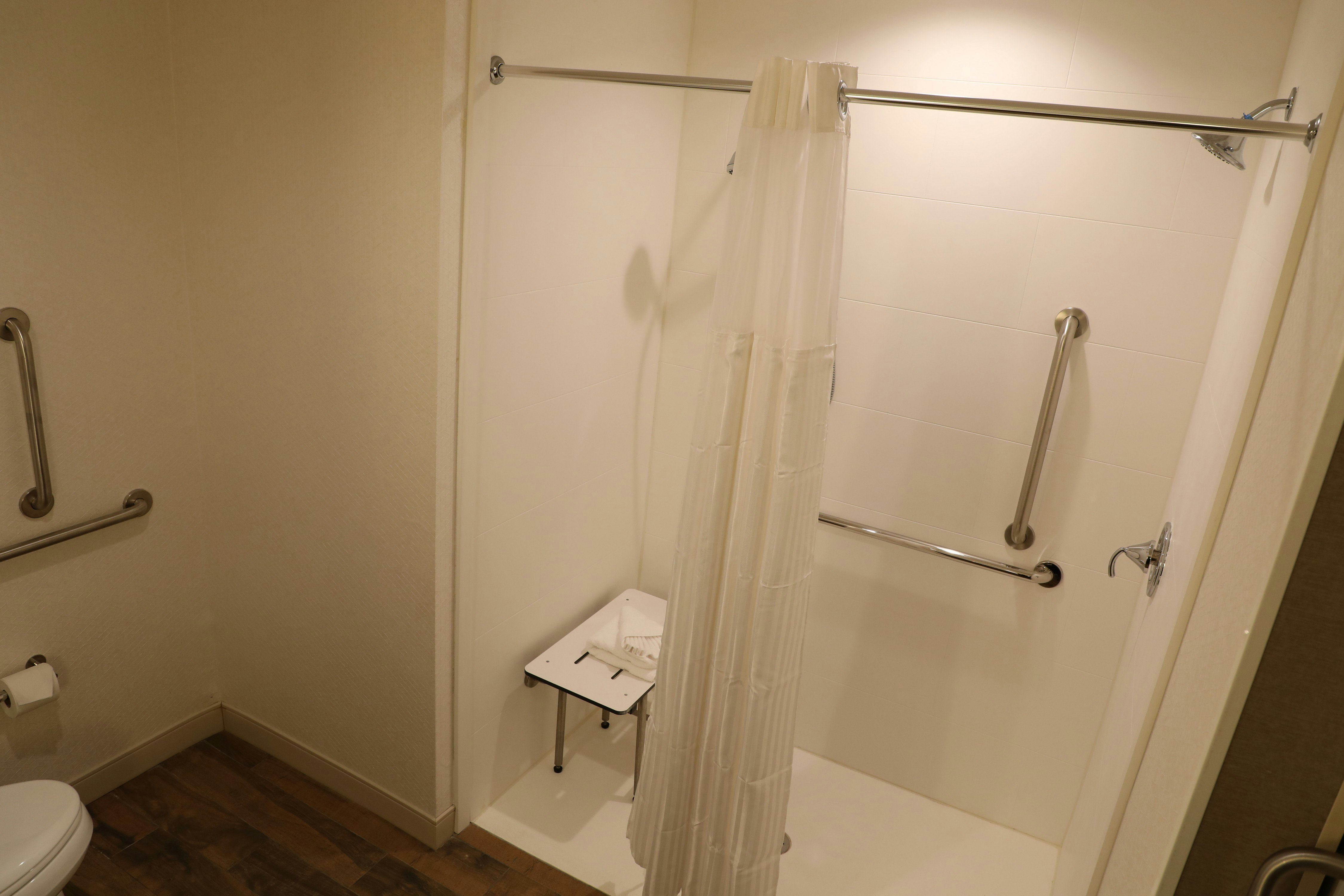 HILTON GARDEN INN AUSTIN AIRPORT 26/27