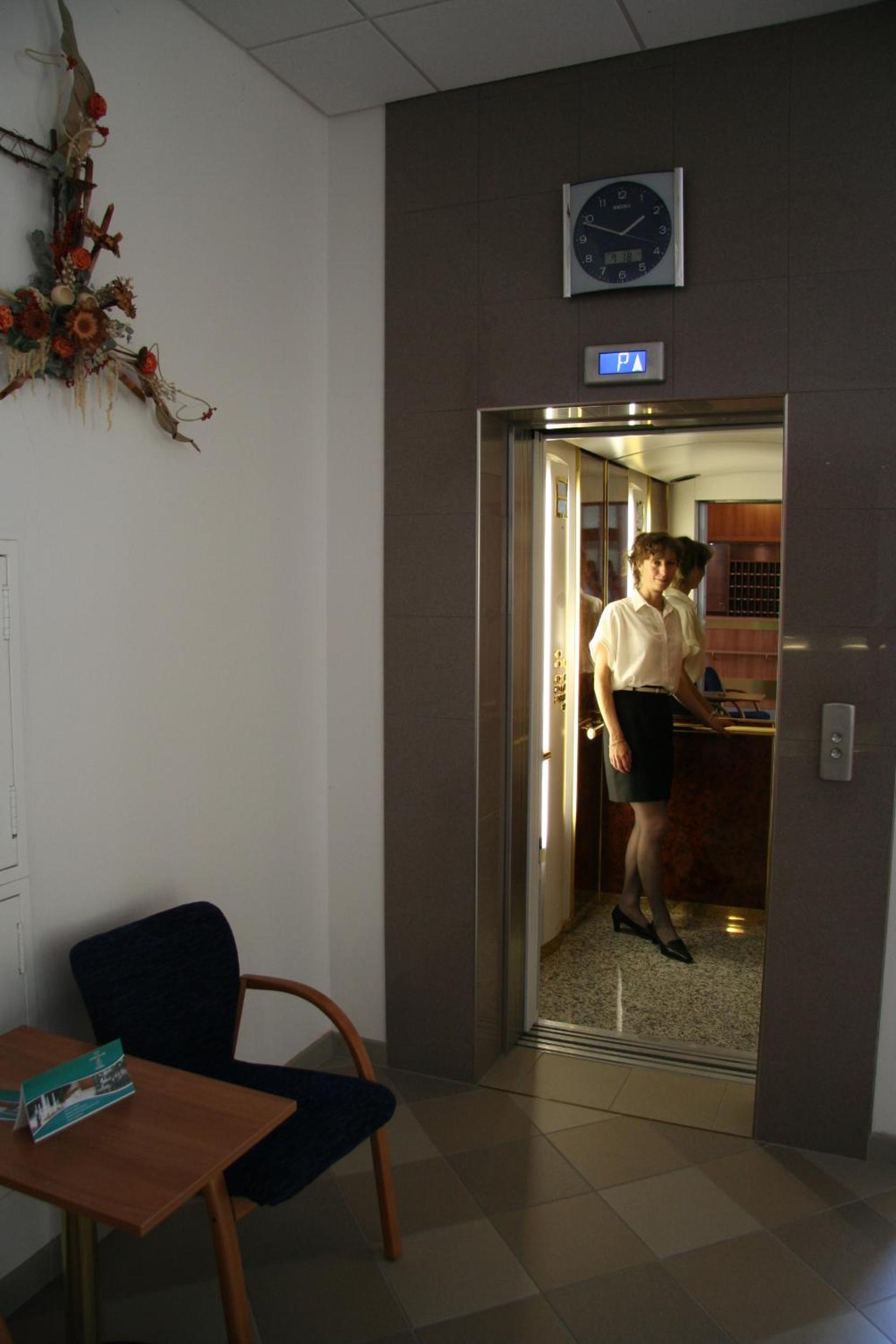 Lazensky Hotel Park 4/48