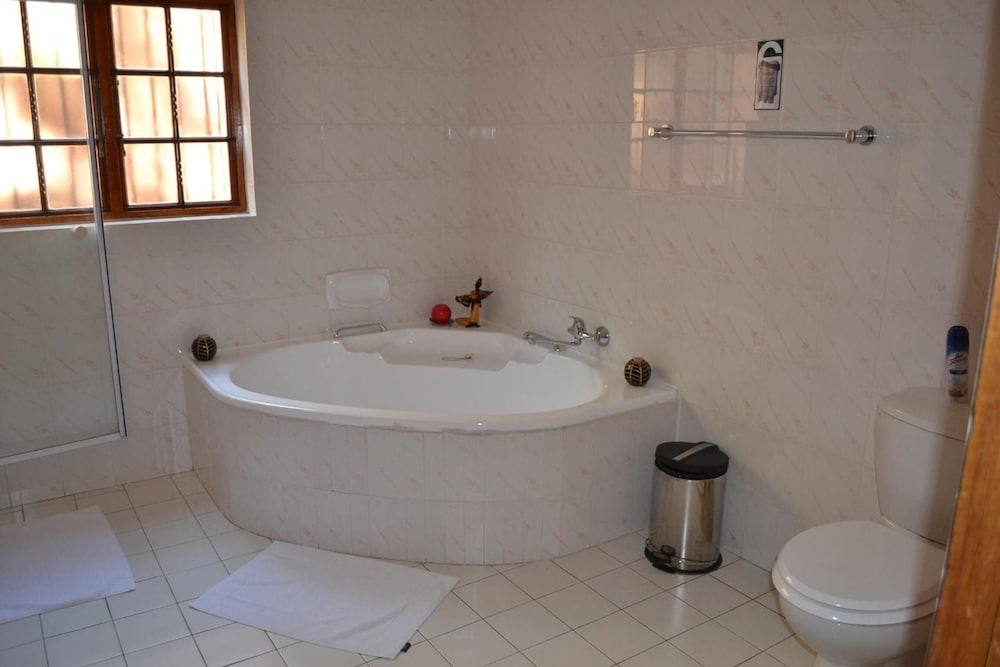 Edelweiss Corporate Guesthouse 44/45