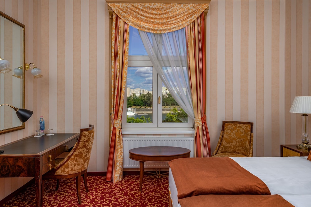 Ensana Grand Margaret Island 24/34