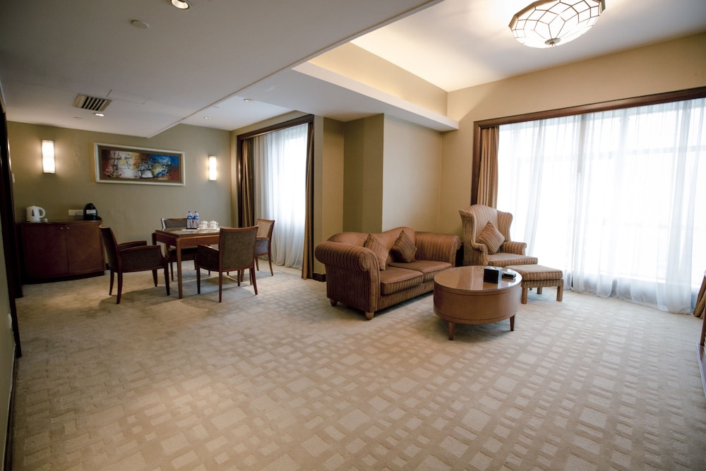 GRAND INTERNATIONAL HOTEL 25/46