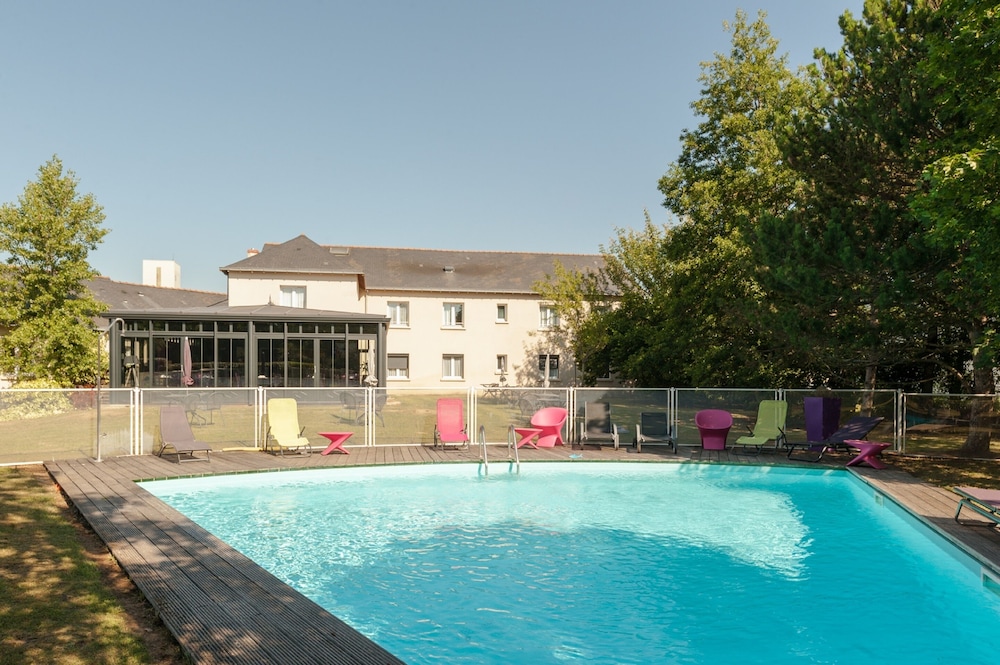 Hotel the Originals Saumur Ouest La Saulaie 1/63