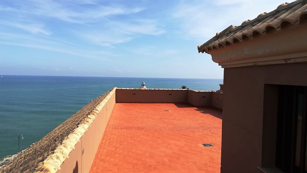 El Faro Aparthotel 28/36