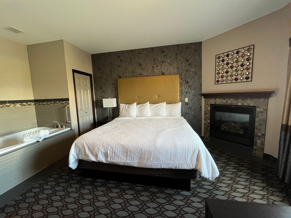 Moderate, Suite, King Bed