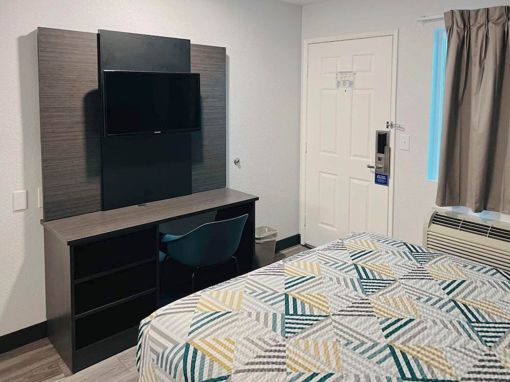 Motel6 Marina, CA - Monterey 42/58