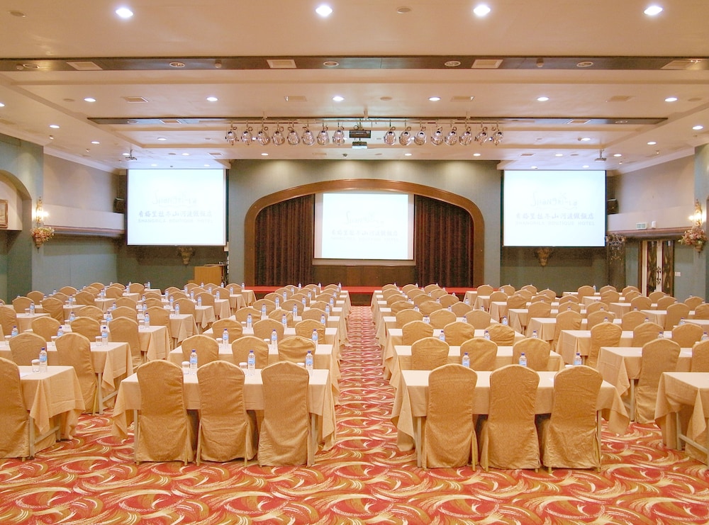 Shangrila Boutique Hotel 35/47