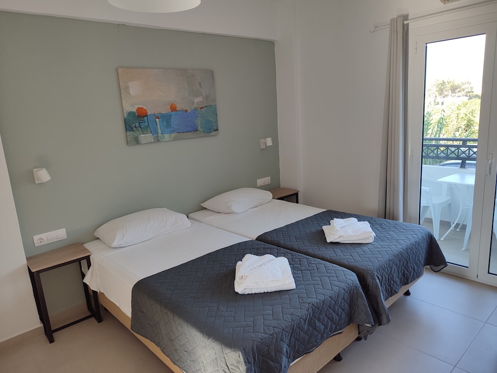 Kostas Apartments 12/48