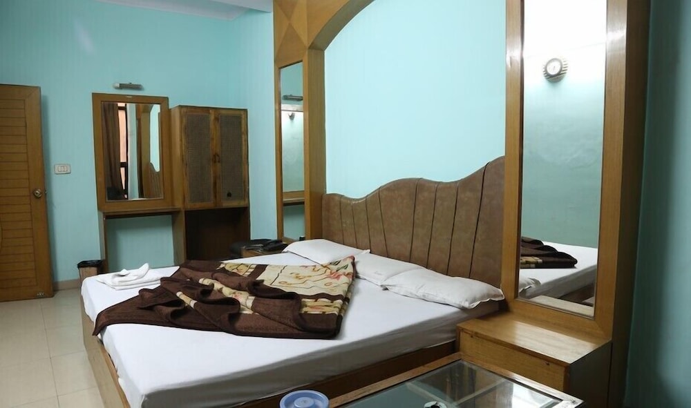 Hotel Delhi Regency 35/63