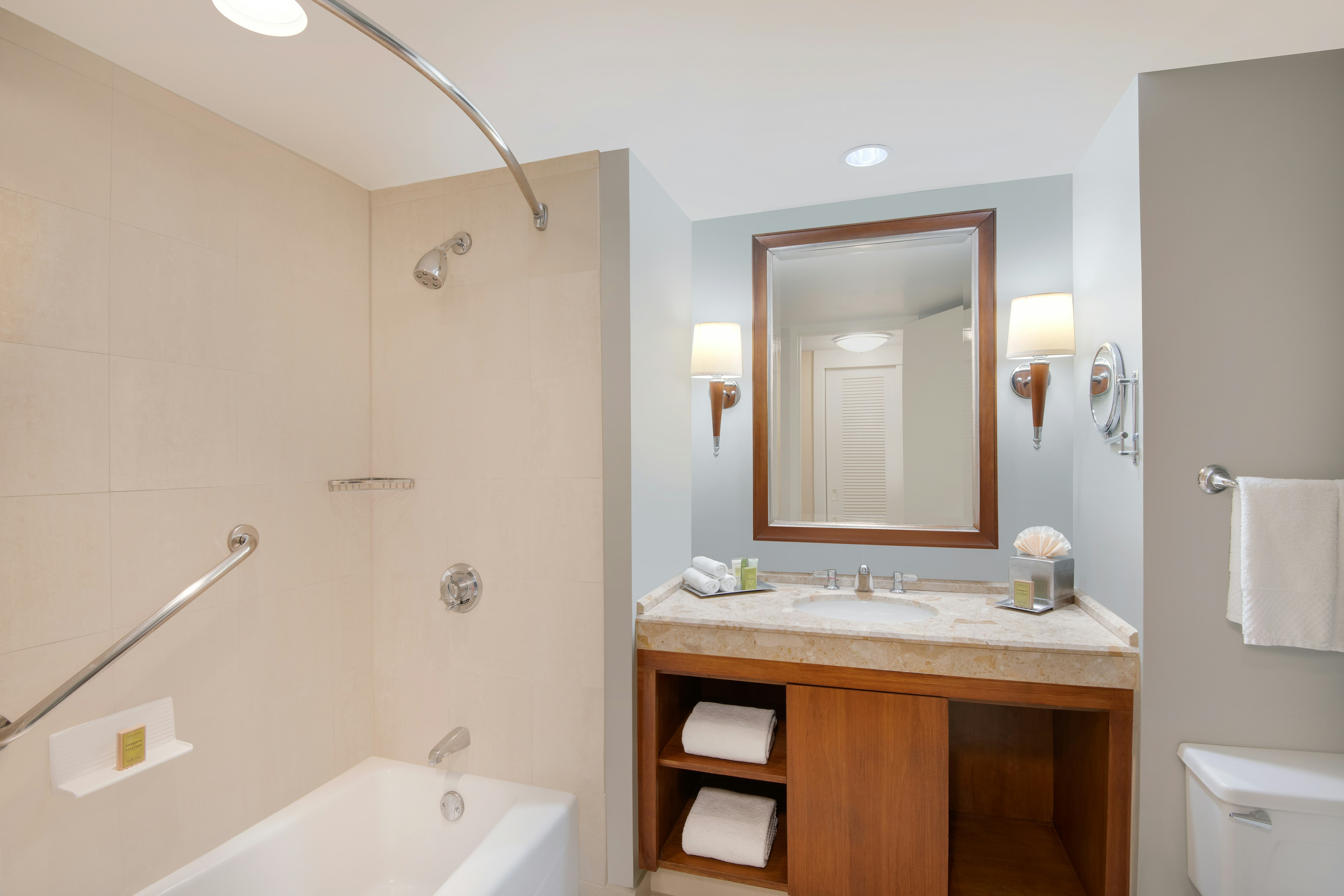DoubleTree by Hilton Stamford 47/48
