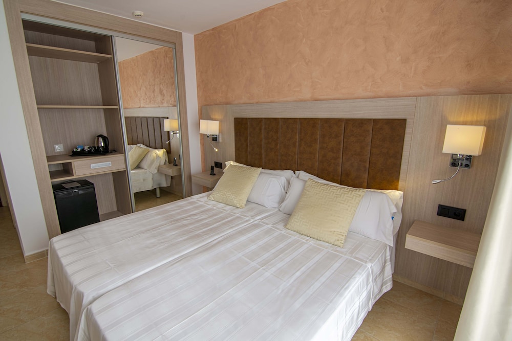Sa Barrera Adults Only 23/69